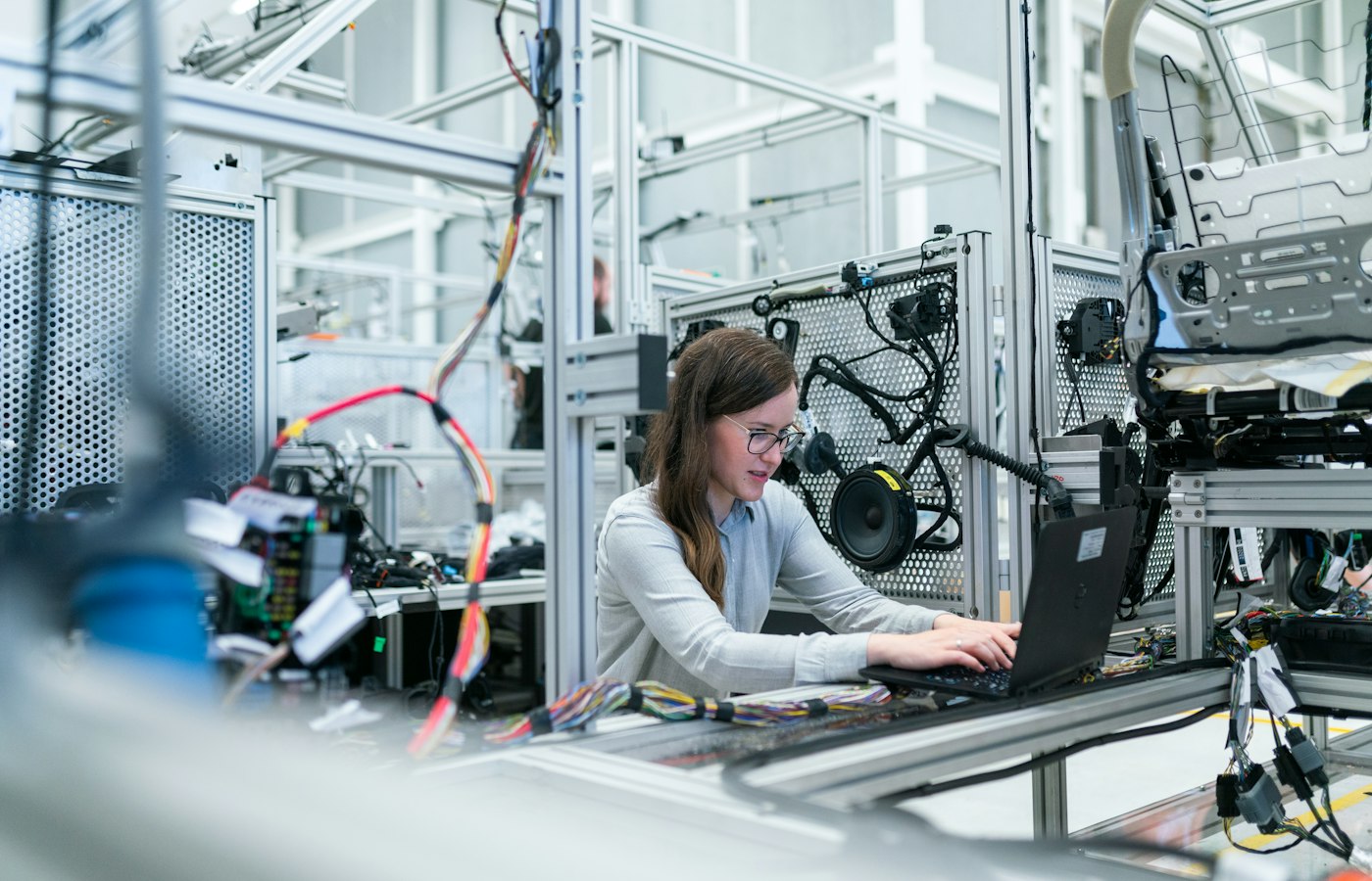 Industrial robot arm used for intelligent automation